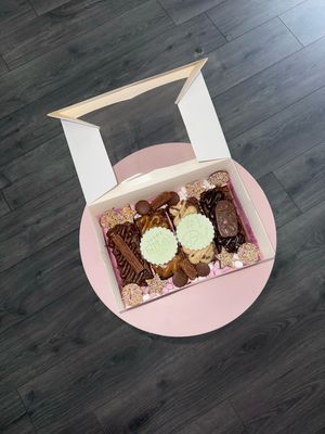 Brownie Box Fathers Day £18 Total. £8 Deposit, £10 On Collection