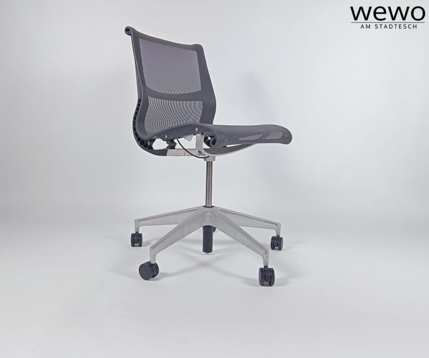 Herman Miller Setu Bürostuhl Graphite (graues Bein) ohne Armlehne