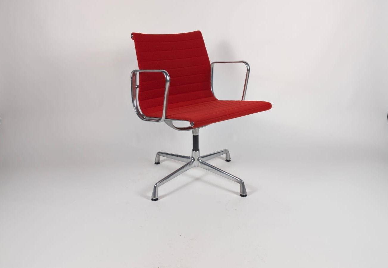 Vitra, Charles Eames EA 108 -Chair Rot Hopsack drehbar Alu  poliert