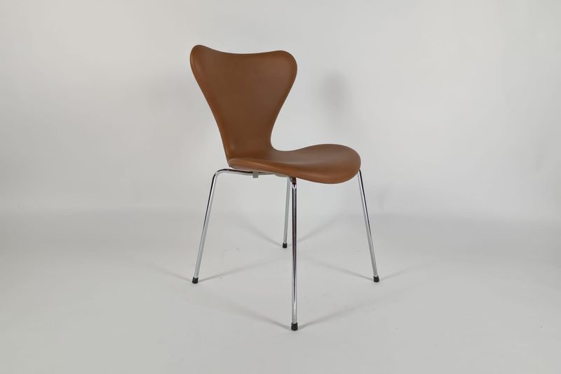 Fritz Hansen 3107 Serie 7 braun Leder Arne Jacobsen Fritz Hansen 3107 Serie 7 braun Leder Arne Jacobsen