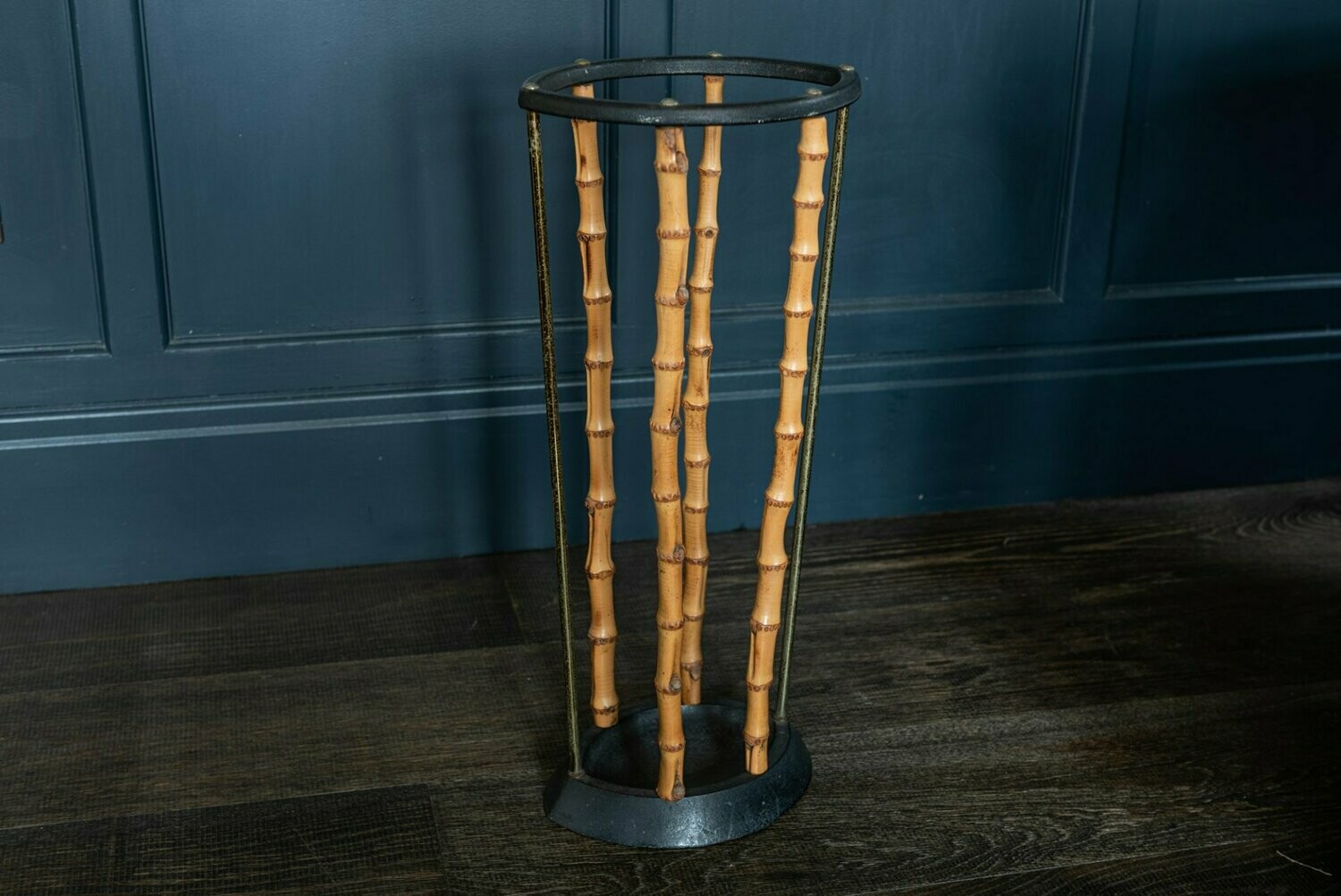 Artis Bamboo & Cast Iron Umbrella/stickstand