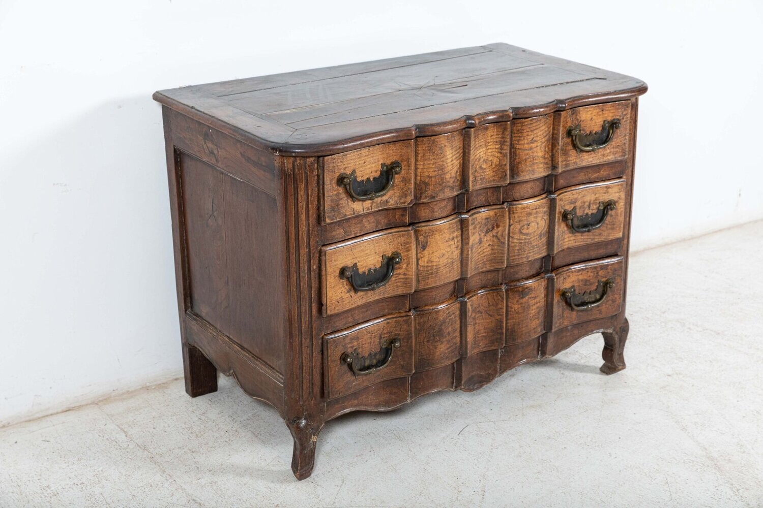 18thC French Provincial Serpentine Walnut Commode