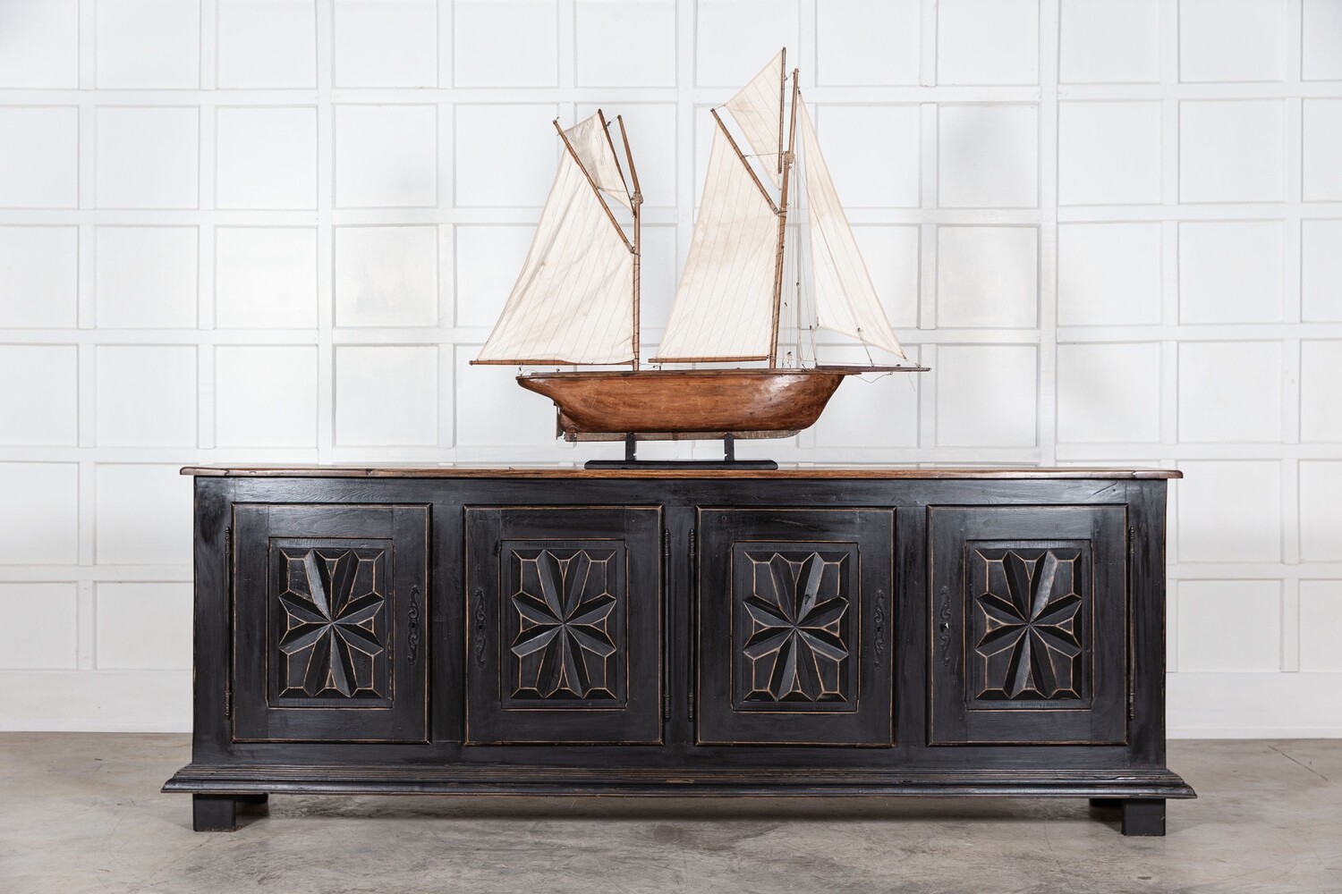 Large English Pond Yacht