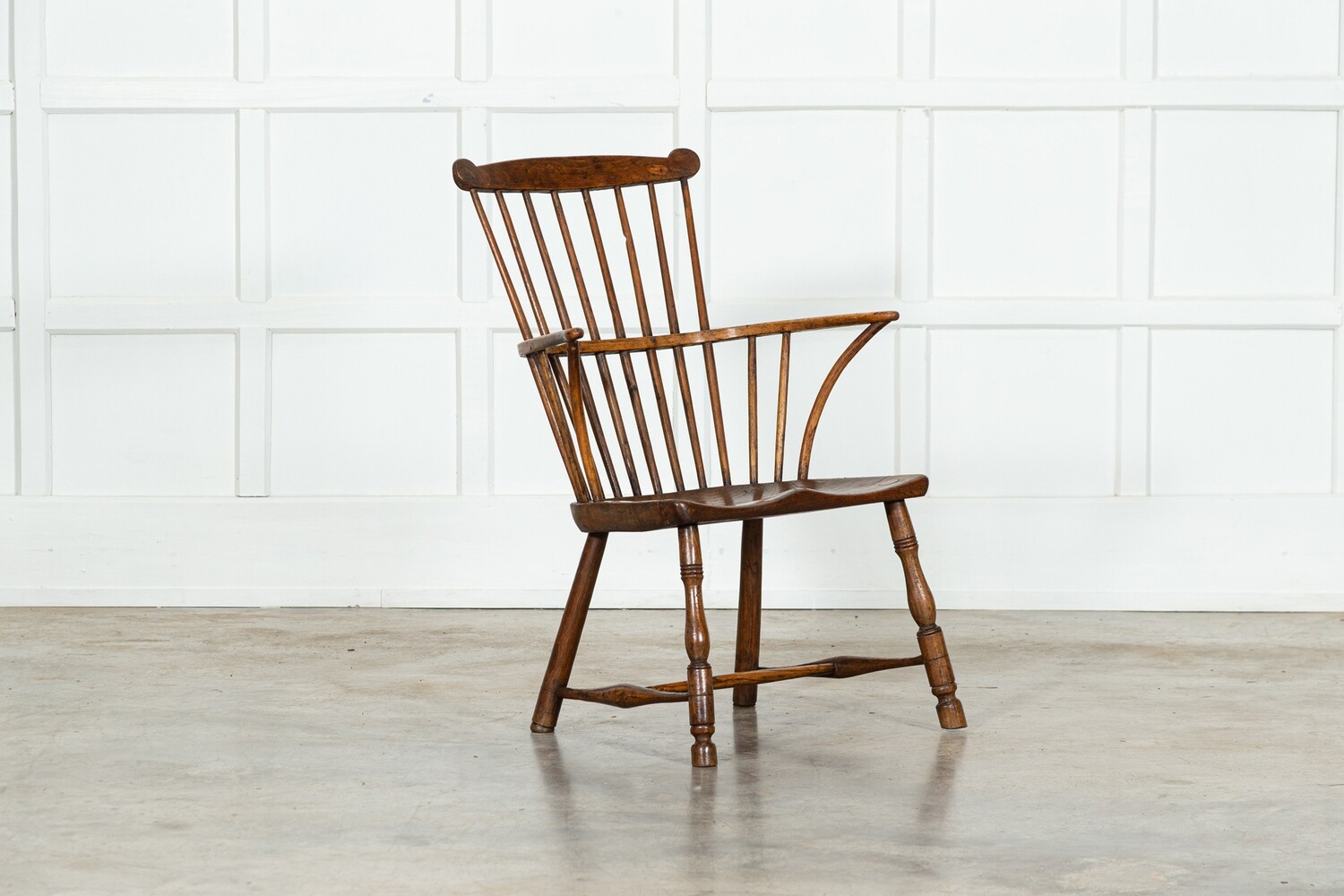 English George III Elm Comb Back Windsor Armchair