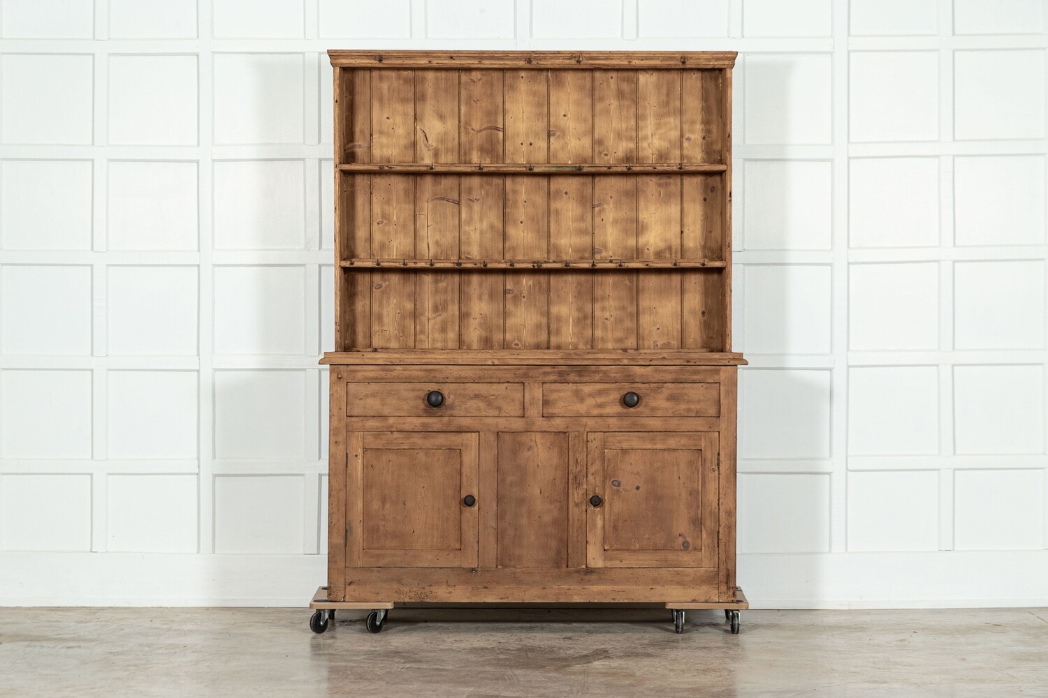 19thc English Vernacular Pine Dresser