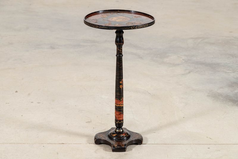 English Chinoiserie Lacquered Side Table