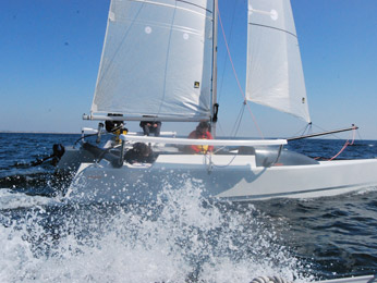 catamaran v8