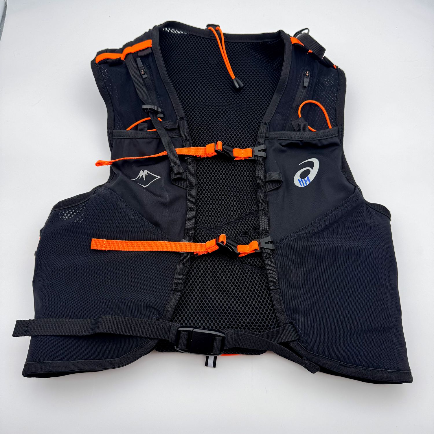 sac de trail Asics Fujitrail-  taille S - signé par Maude Mathy
