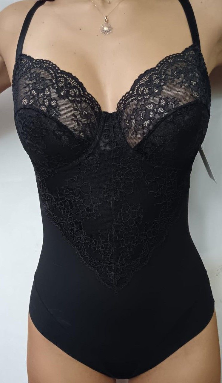 Body con pizzo e ferretto