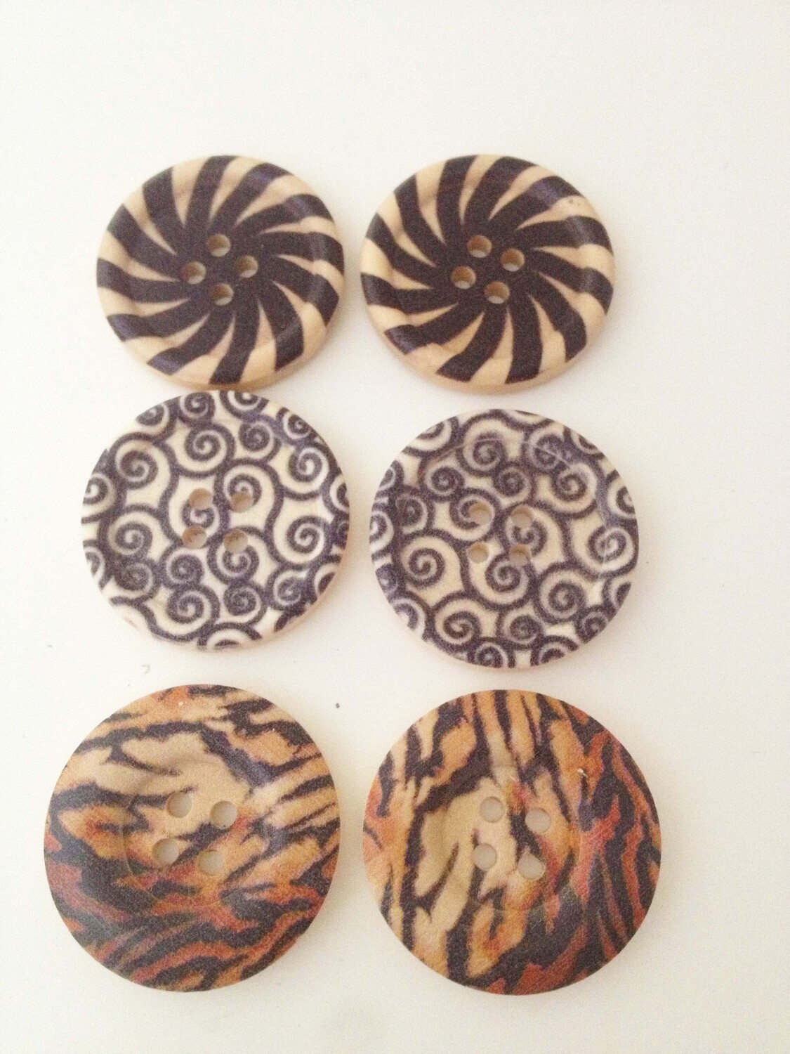 Large Coloured Buttons - Neutral &amp; Black (6 x pieces)