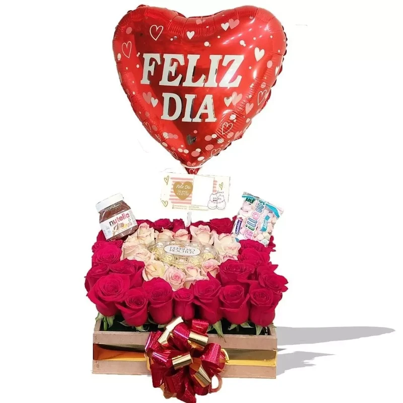 Caja con rosas y chocolates en forma de corazón