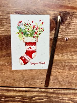 Carte postale et son crayon artisanal multicolore