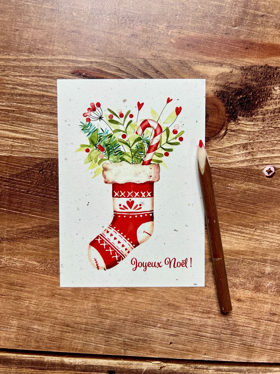 Carte postale et son crayon artisanal