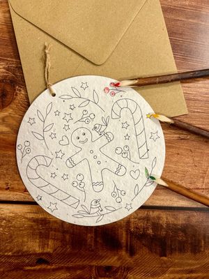 Carte à planter boule de Noël à colorier ronde " Bonhomme en pain d’épice " et ses 3 crayons de couleurs