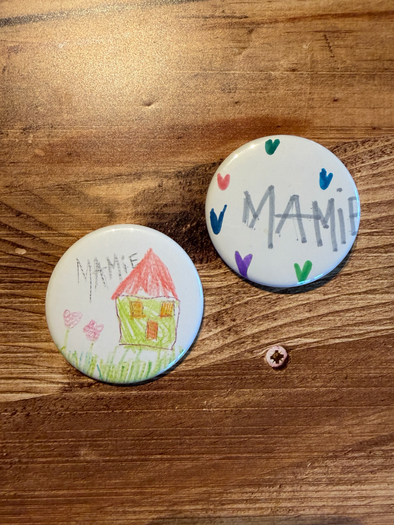 Votre magnet / badge/ miroir personnalisé (avec le dessin ou une photo de votre enfant)