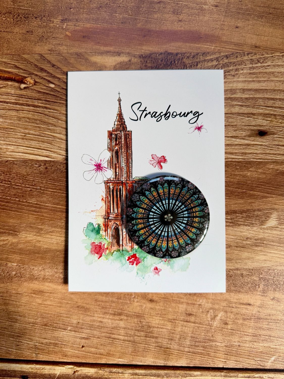 Rosace de la Cathédrale Notre Dame de Strasbourg en magnet, magnet décapsuleur, badge ou miroir et sa carte offerte