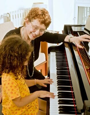 "Praising God on the Piano " Level 1 Book