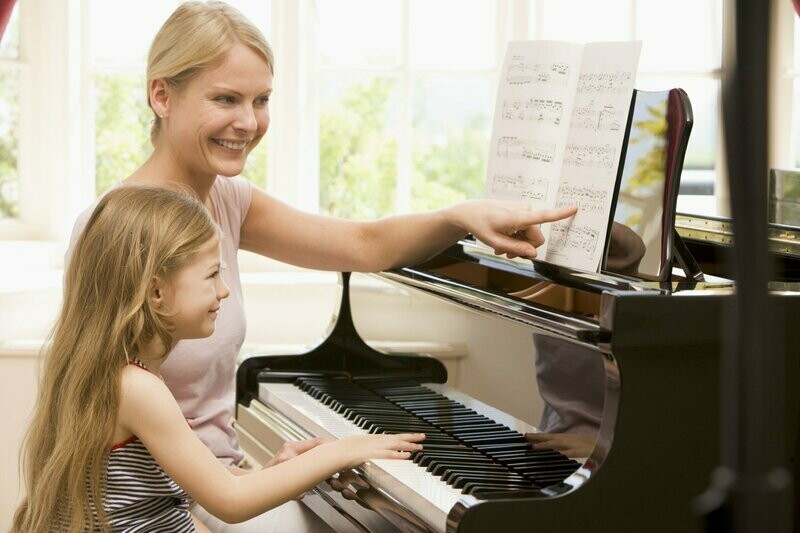 "Praising God on the Piano " Primer Level Book (N)
