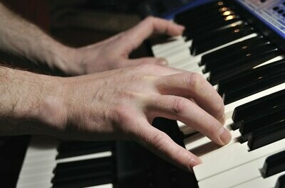 "Praising God on the Piano " Level 3 Book (N)