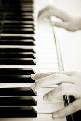 "Praising God on the Piano " Level 2 Book (N)