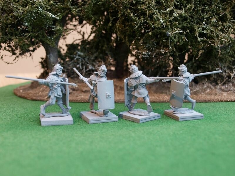EIR07 Legionaries running throwing pila