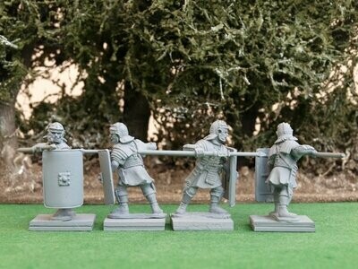EIR05a Legionaries in lorica and Imperial Gallic 'I'+'J' Helmet