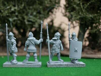EIR21 Later Legionaries in Mail and Scale with Italic H
