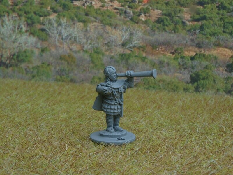 BYZ M2 Single figure command unit with horn.
