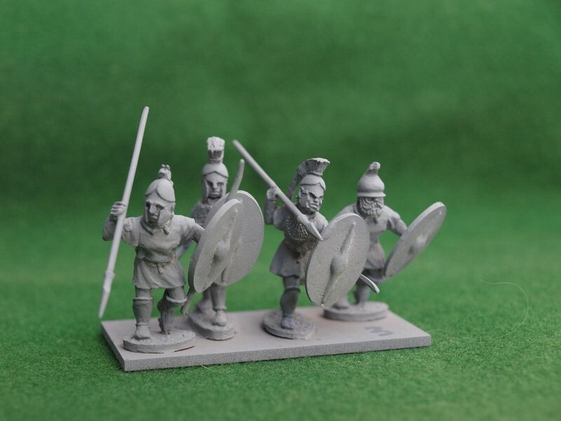 THR03 Thracians without cloaks