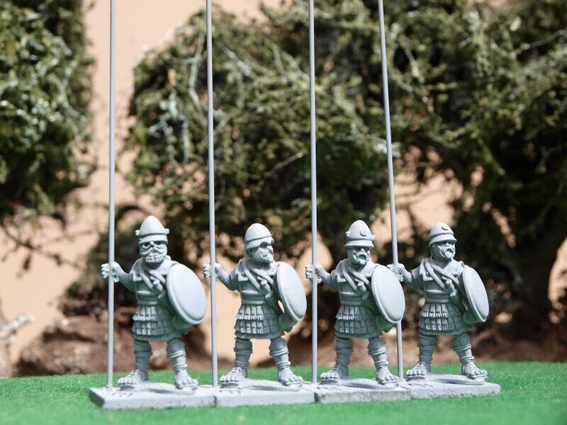 PH11 Phalangites in linothorax with Pilos helmets 2