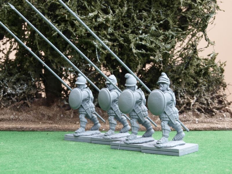 PH25 advancing pikemen in linothorax with the thracian style helmet