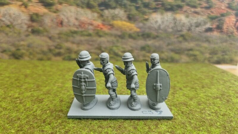 CS07  Legionaries with leather jerkin over mail