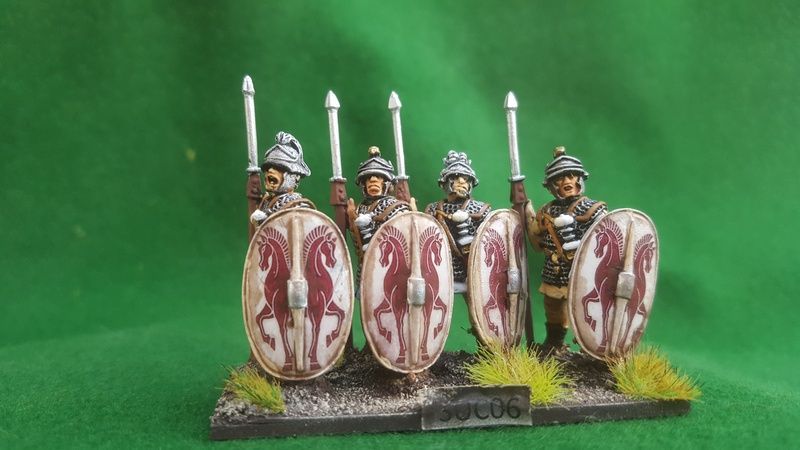 SUC06 Imitation Legionaries standing with separate heads