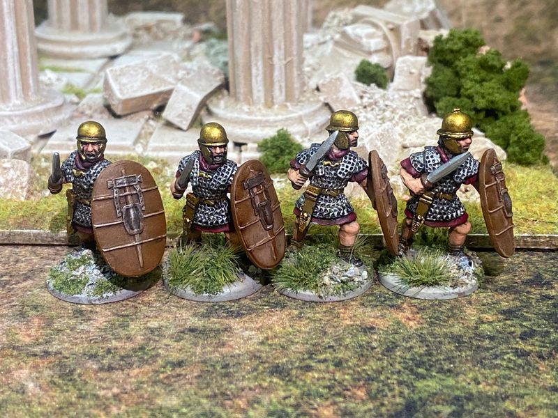 CS5 Caesarian Roman Legionaries with swords and plain helmets
