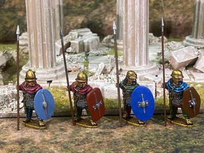 GAL04 Standing Armoured Galations in mail