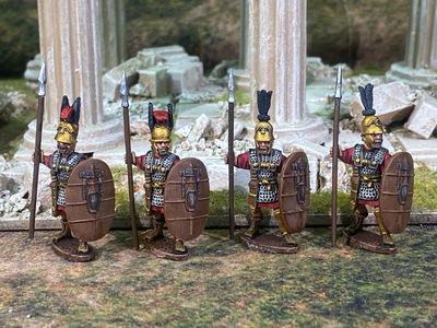 RR10 Triarii standing