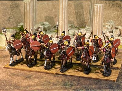 UD220 Republican Cavalry in Boeotian helmets with horses 12 figures UD220 Republican Cavalry in Boeotian helmets with horses 12 figures
