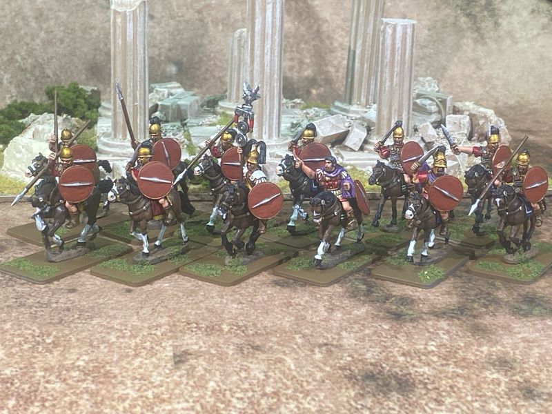 UD221 Republican Cavalry in Montefortino helmets with horses 12 figures