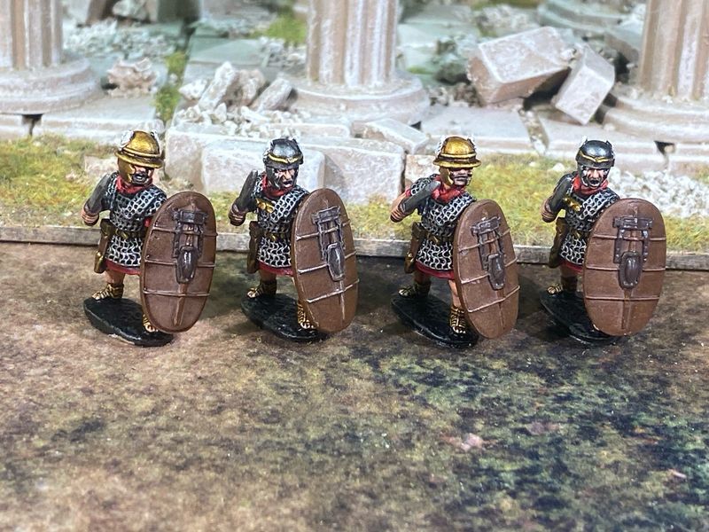 CS09 Legionaries "Larks" with swords