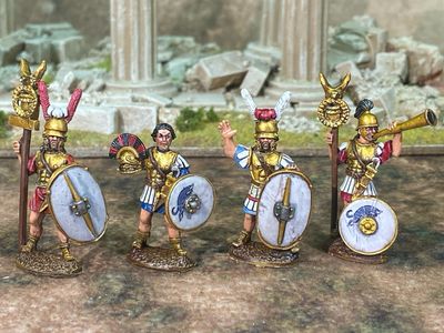 ETR10 Standing infantry Command in armour Variant 1