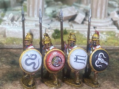 HOP06 Hoplites standing in Linothorax