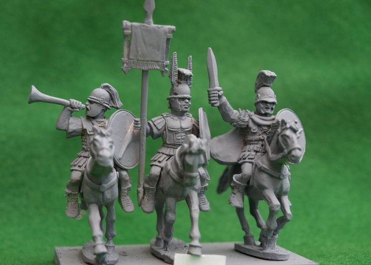 PYR10 Command for Heavy Cavalry in Mixed Italian Armour PYR10 Command for Heavy Cavalry in Mixed Italian Armour