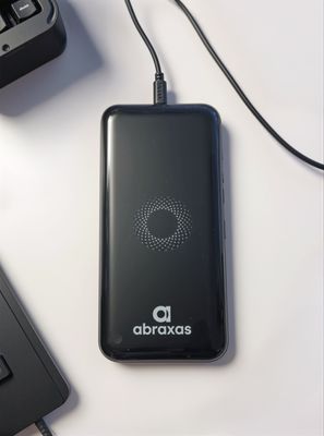 Powerbank mit Wireless Funktion 10'000 mAh Powerbank mit Wireless Funktion 10'000 mAh