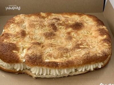 Coca de Sant Joan de nata