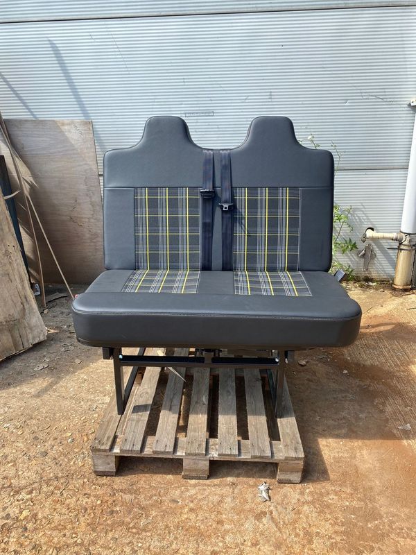 110cm 3/4 M1 Tested Bed, Black with Yellow Tartan Panels