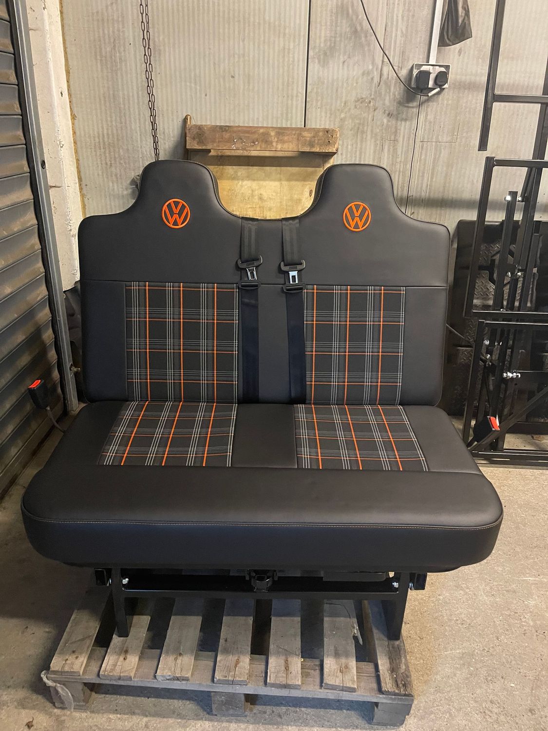 *IN STOCK* VW Caddy SWB 110cm 3/4 M1 Tested - Luxury Cushions