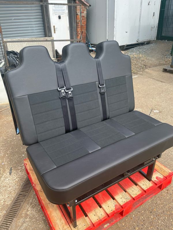 *IN STOCK* M1 120CM 3 SEAT CANTILEVER BED