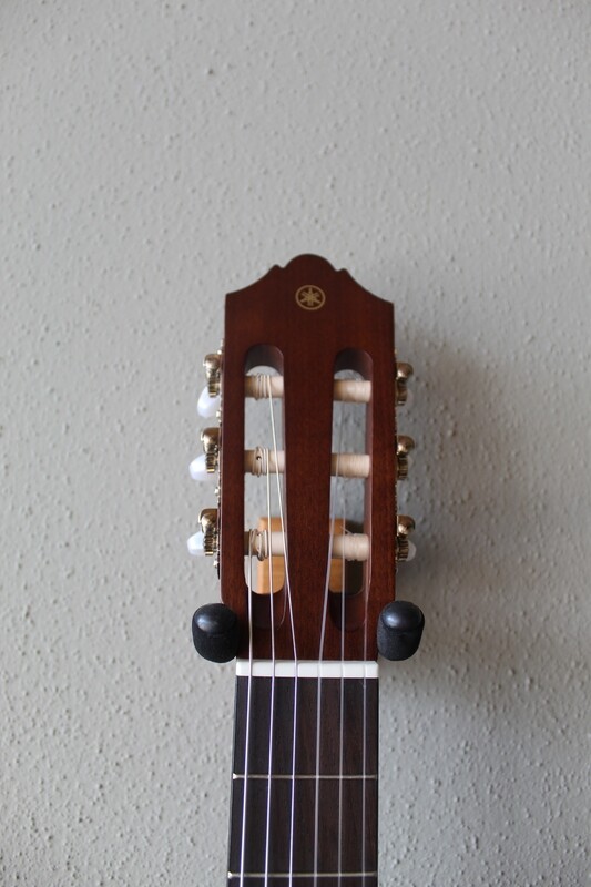 Yamaha CG122MCH Cedar Top Classical Guitar with Gig Bag