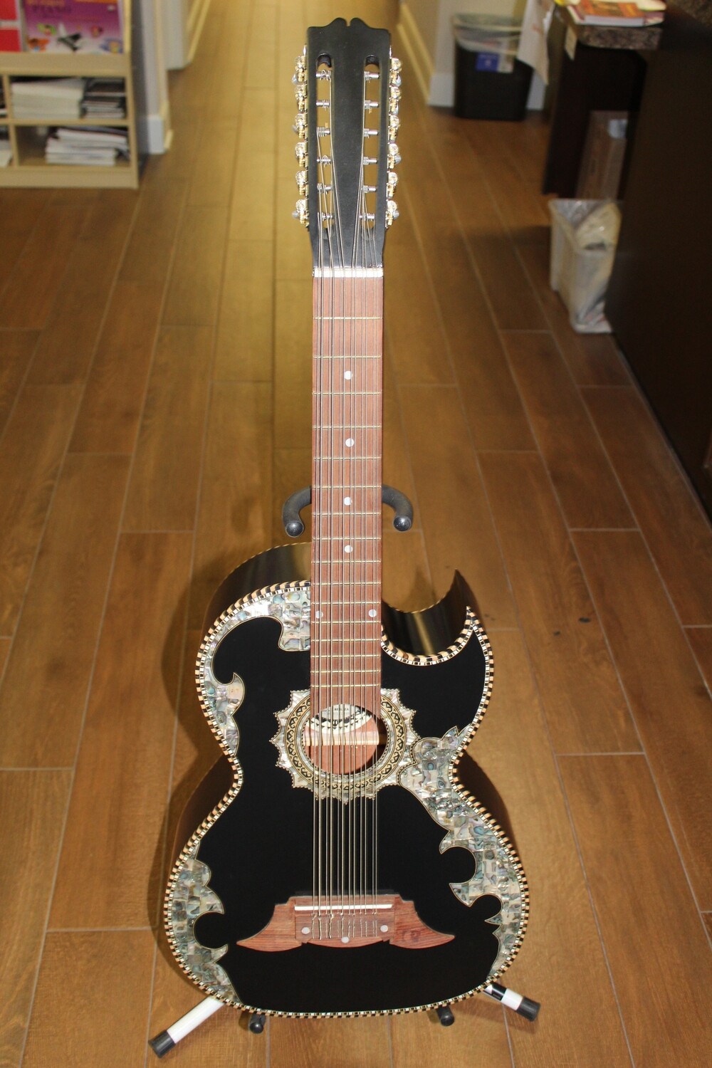 Paracho Elite Belleza Model Bajo Sexto Guitar