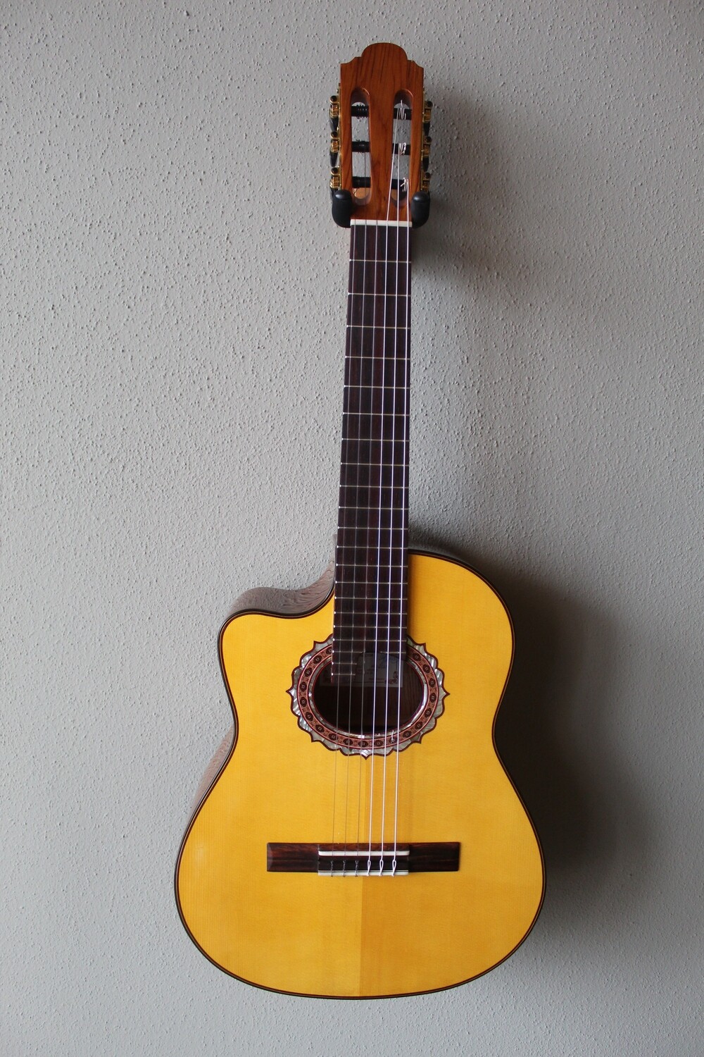 Marlon (Francisco) Navarro Left Handed Acoustic/Electric Requinto Guitar with Cutaway